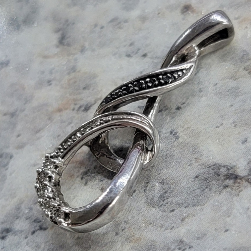 Sterling Silver Pendant - Picture 4 of 6
